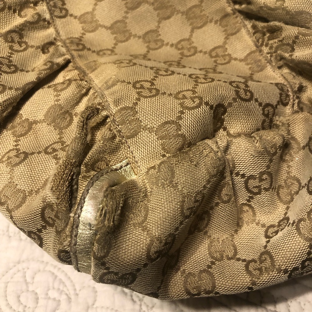 Gucci Beige and Gold Shoulder Bag - Picture 9 of 16